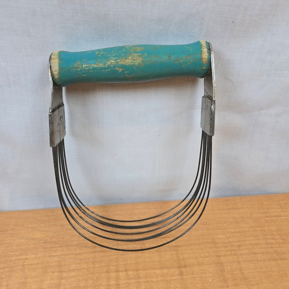 ANDROCK Wire Pastry dough Blender Cutter Blue Aqua Wood Handle Made USA Vintage